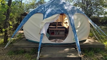 Tente | Rideaux occultants, fer et planche Ă repasser, Wi-Fi gratuit