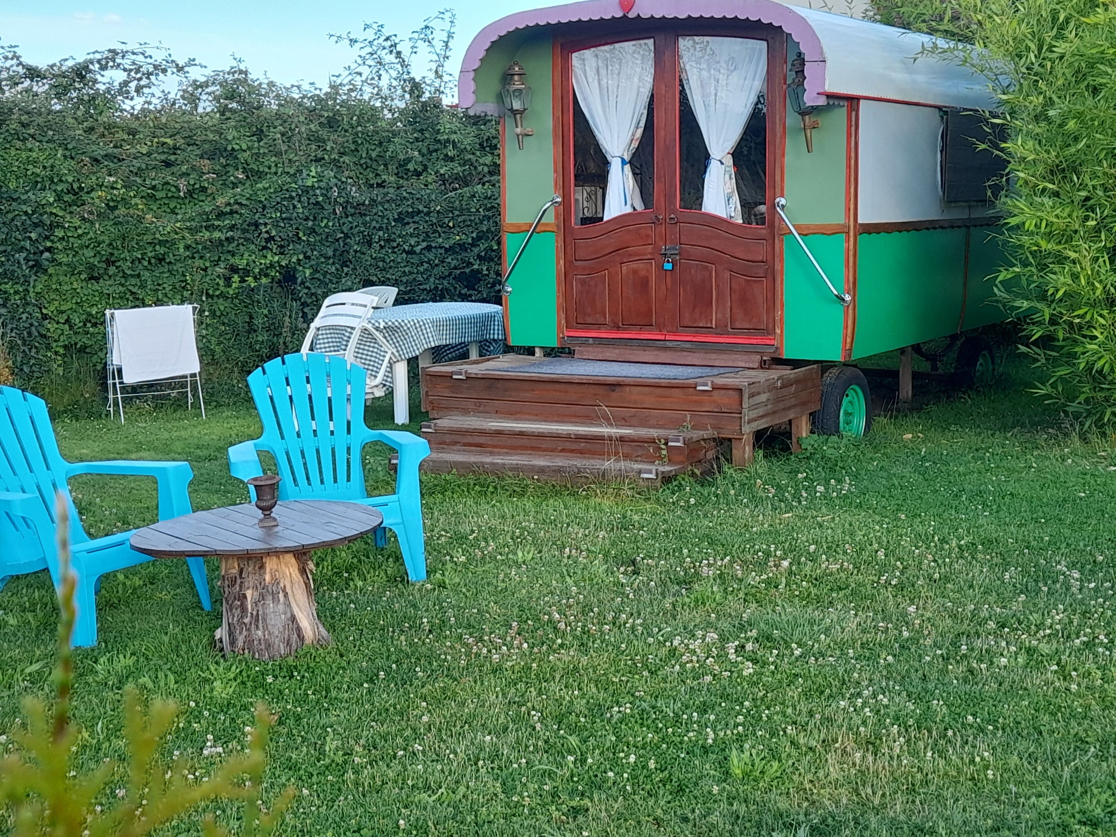 Cabane | Rideaux occultants, fer et planche à repasser, Wi-Fi gratuit