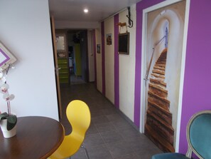 Interior entrance - Le Clos des Epinettes (Angé)