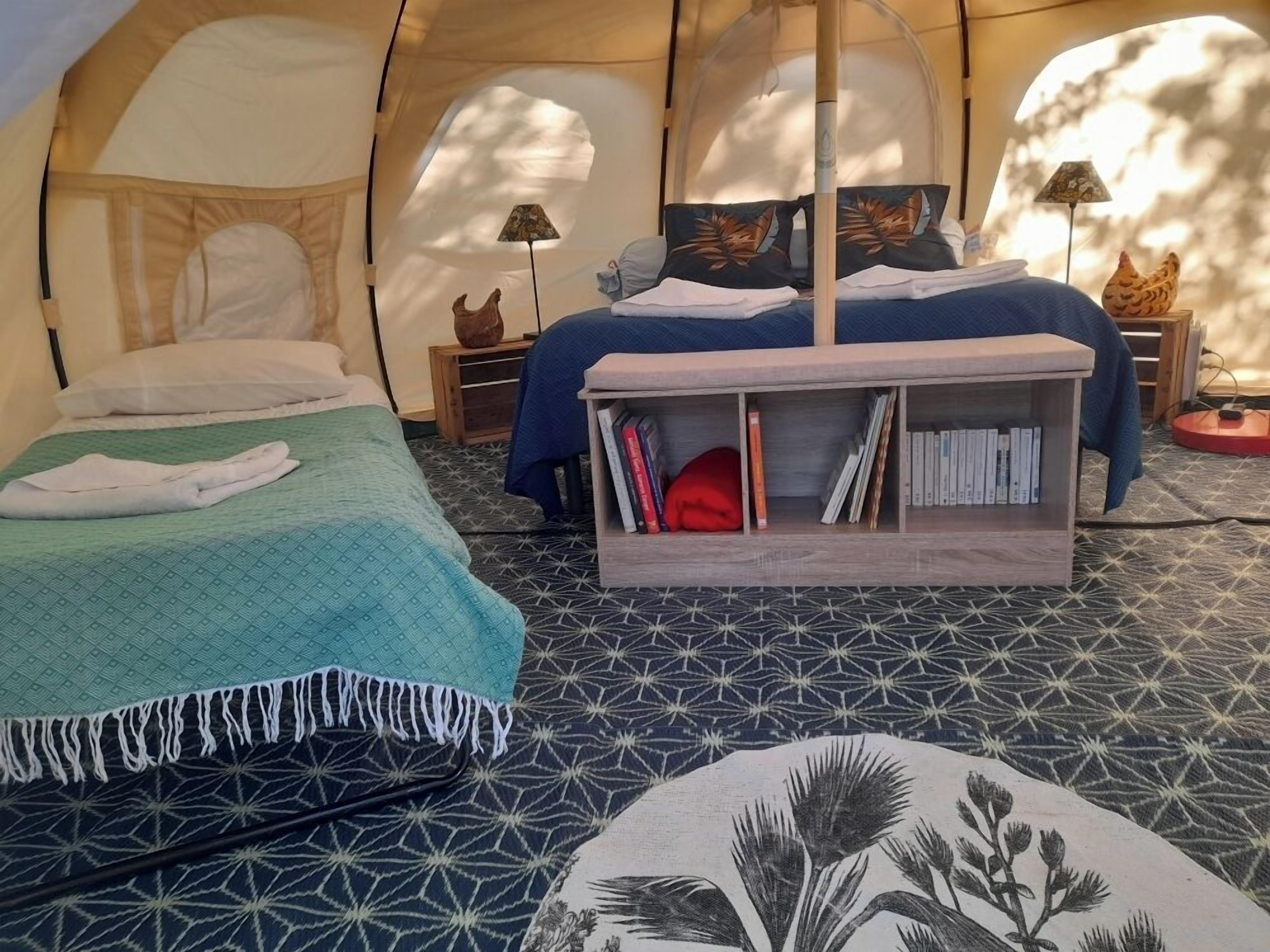 Tent | Blackout drapes, iron/ironing board, free WiFi, bed sheets