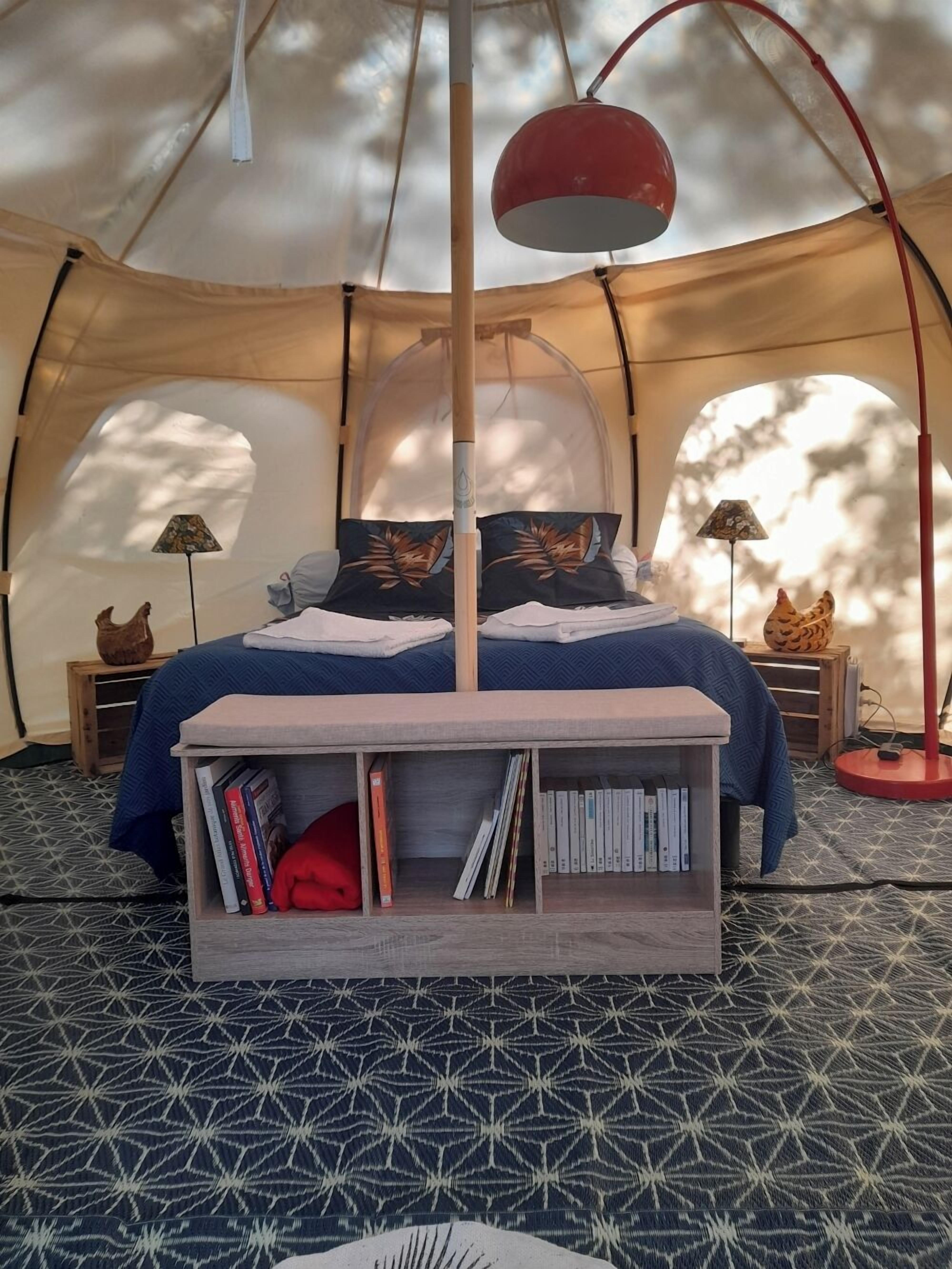 Tent | Verduisterende gordijnen, een strijkplank/strijkijzer, gratis wifi