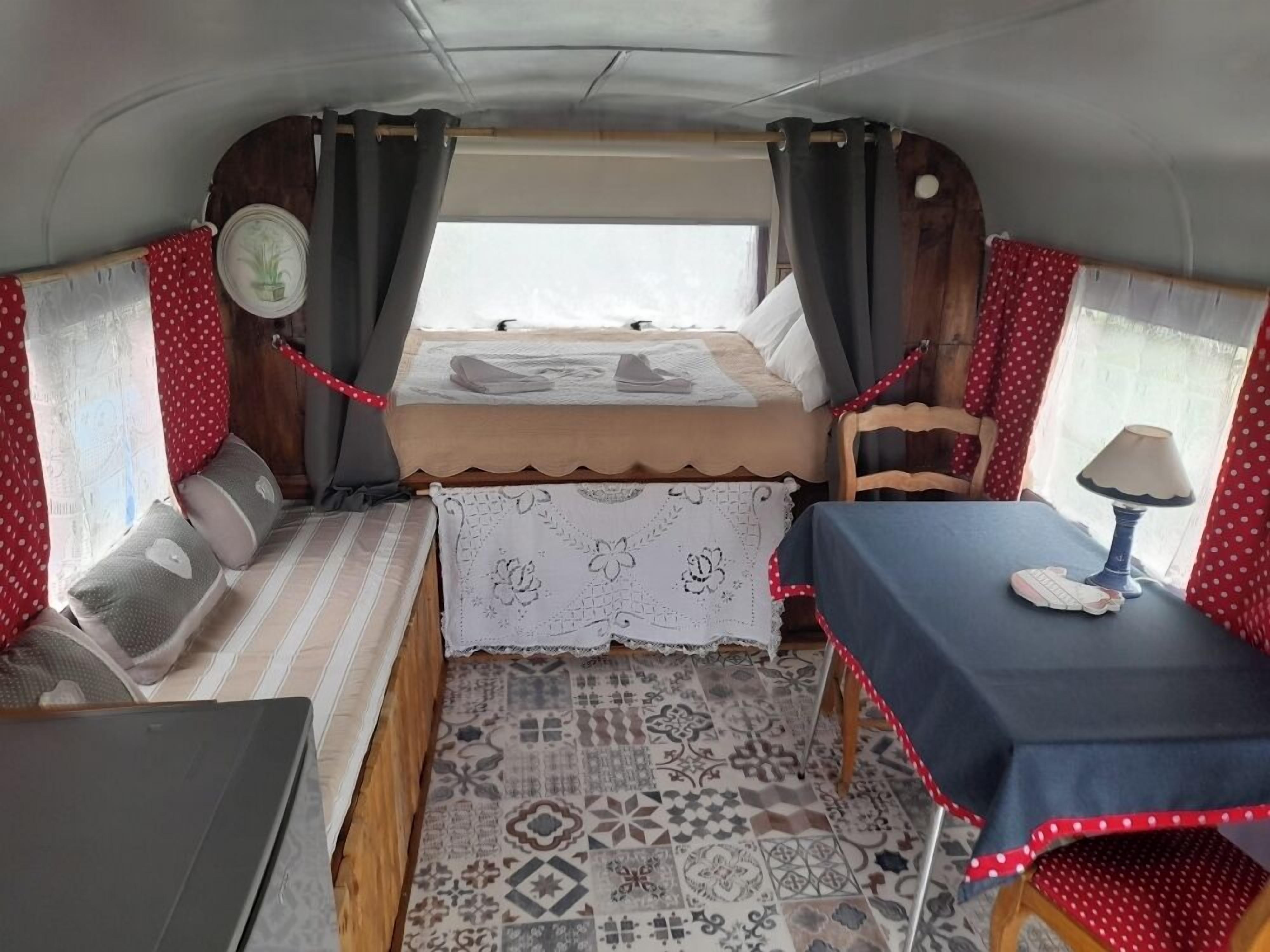 Classic Cabin | Blackout drapes, iron/ironing board (on request), WiFi (free)