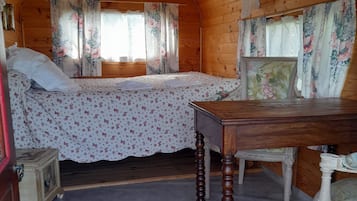 Cortinas blackout, tabla de planchar con plancha y wifi gratis