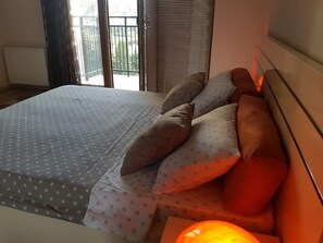 2 bedrooms, in-room safe, iron/ironing board, WiFi
