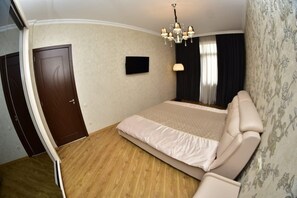 3 bedrooms, iron/ironing board, internet, bed sheets - New penthouse in Georgia (Vake-Saburtalo)