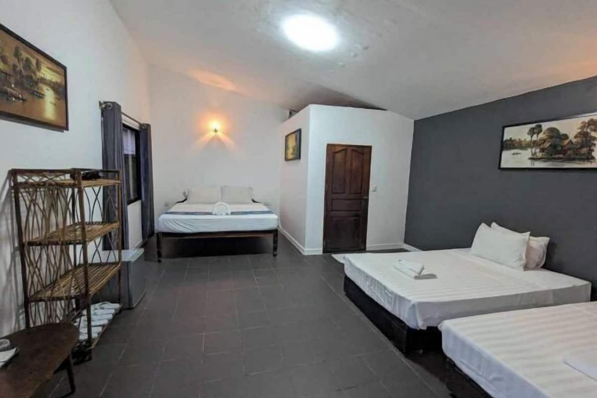 1 bedroom, premium bedding, minibar, in-room safe