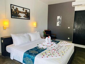 Deluxe Room, 1 Double Bed | Premium bedding, minibar, in-room safe, individually decorated