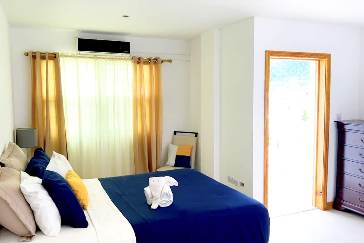 1 chambre, décor unique, ameublement unique