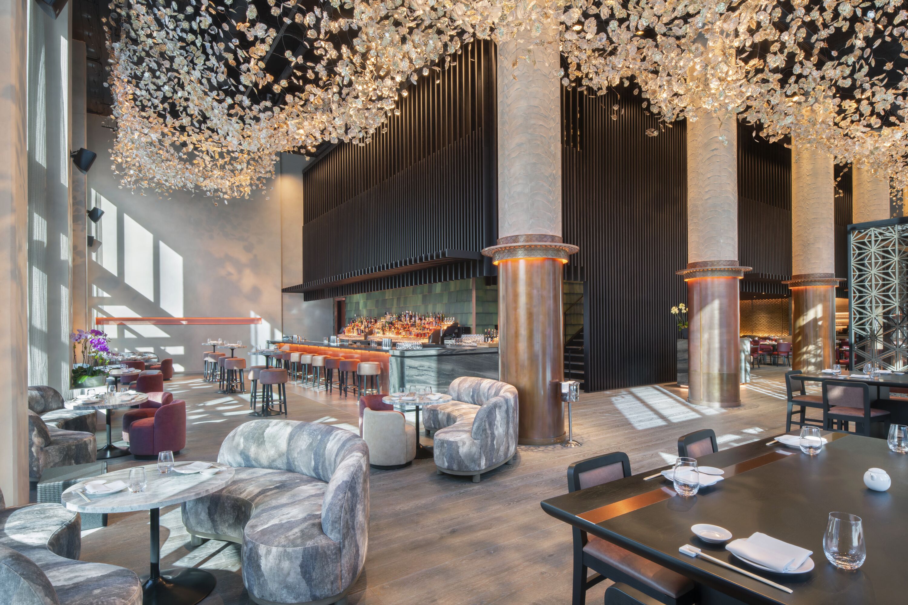 2 restaurants, dinner served, asian cuisine