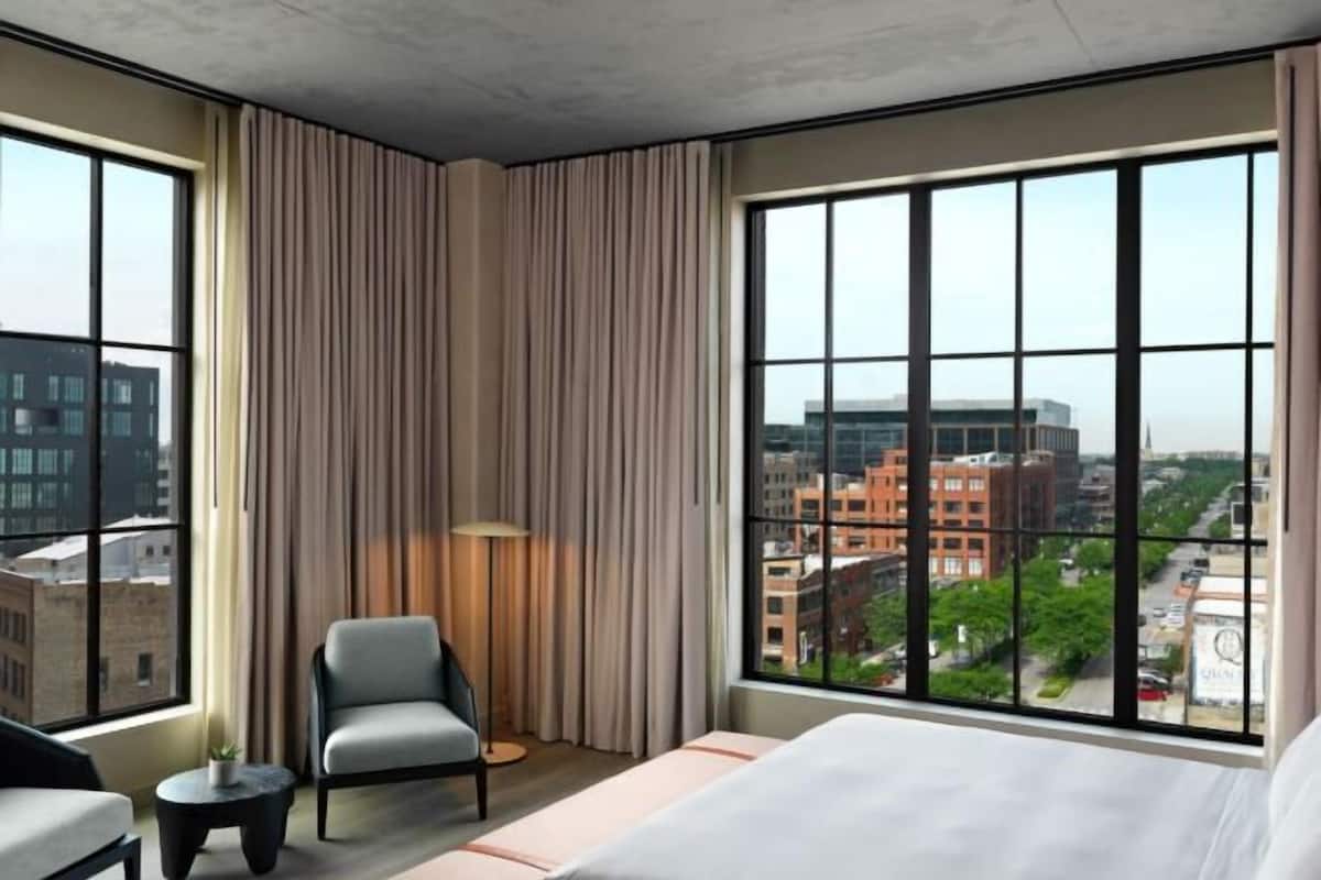 In-room safe, desk, laptop workspace, blackout curtains