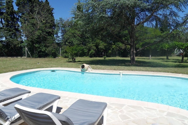 Piscine sécurisée avec plage californienne