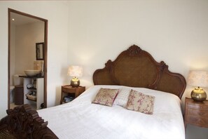 4 bedrooms, iron/ironing board, WiFi, bed sheets - LA Source, House With Heated Saltwater Pool Near Lagrasse, Sleeps 9 (Mayronnes)
