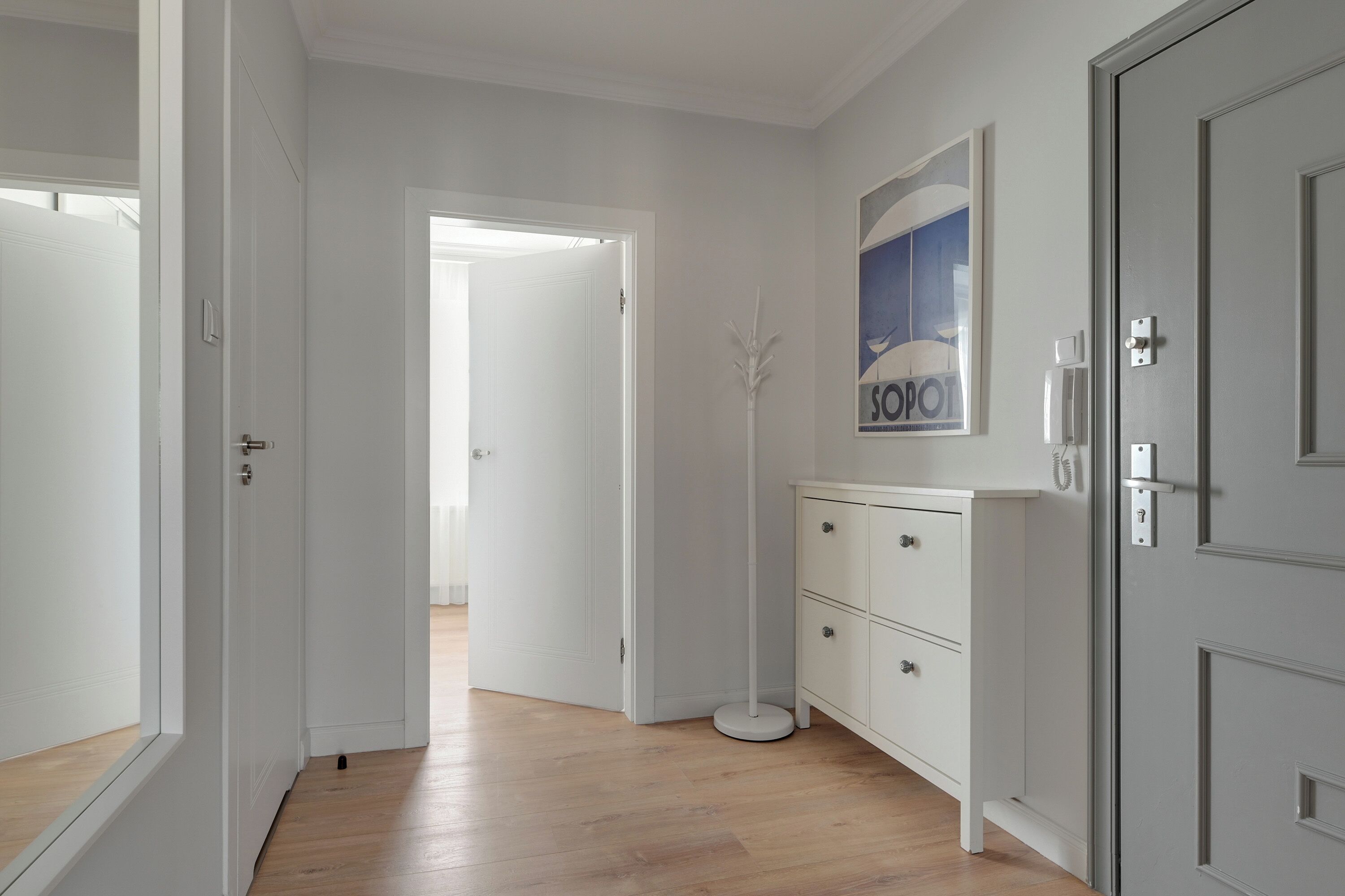 1 habitación, tabla de planchar con plancha, wifi gratis y ropa de cama 