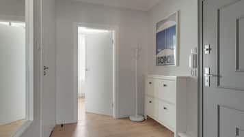 1 habitación, tabla de planchar con plancha, wifi gratis y ropa de cama