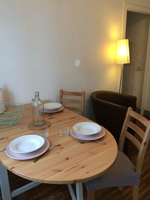 Dining - Apartment-cottage of the church (Châteauneuf-sur-Loire)