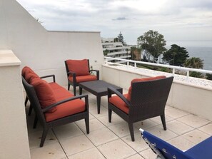 Property grounds - Beautiful penthouse with private rooftop pool right by the sea (Malaga)