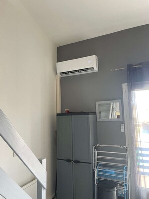 Interior - One-bedroom apartment with mezzanine, Airco- balcony, fibre optic WiFi, secure residence with... (PORTIRAGNES)