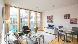 Unclassified image, 5 of 78, button - IFSC Townhouse Apartments (Dublin)