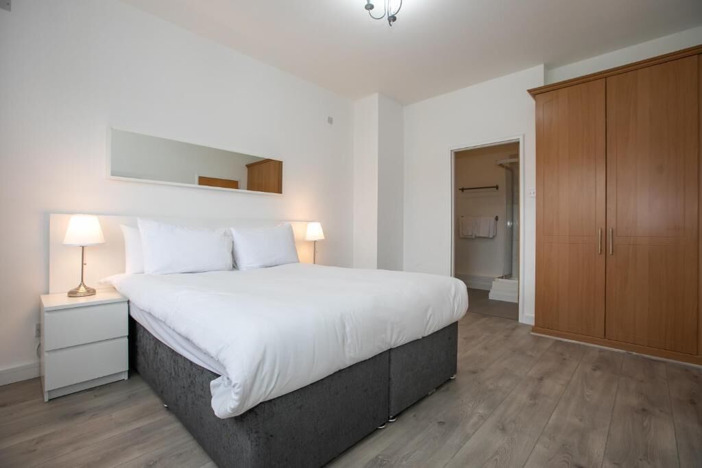 Apartment, 3 Bedrooms | Individually decorated, individually furnished, desk, soundproofing
