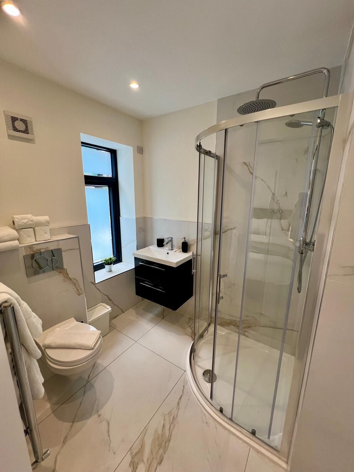 Premium Townhome, 3 Bedrooms | Bathroom | Free toiletries, hair dryer, towels