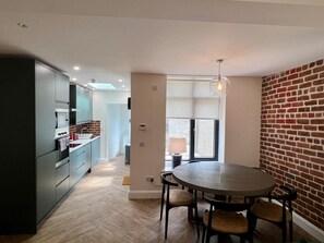 Premium Townhome, 3 Bedrooms | Living area
