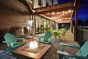 Terrace/patio - Home2 Suites by Hilton Jekyll Island (Jekyll Island)