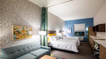 Studio, 2 queensize bedden, uitzicht op oceaan | Woonruimte | Een 42-inch flatscreentelevisie met kabelzenders en een televisie