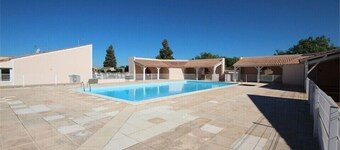 Pretty corner villa located in secured residence "Les Marines", for 5 persons, only 250m from the...