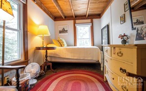 4 bedrooms, WiFi, bed sheets