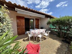 تناول الطعام بالخارج