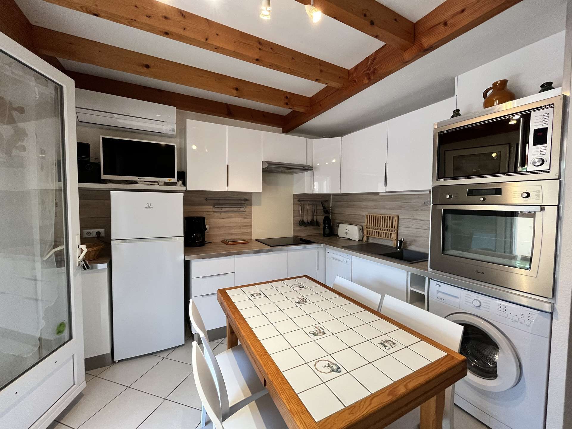 冷蔵庫、電子レンジ、オーブン、食器洗い機