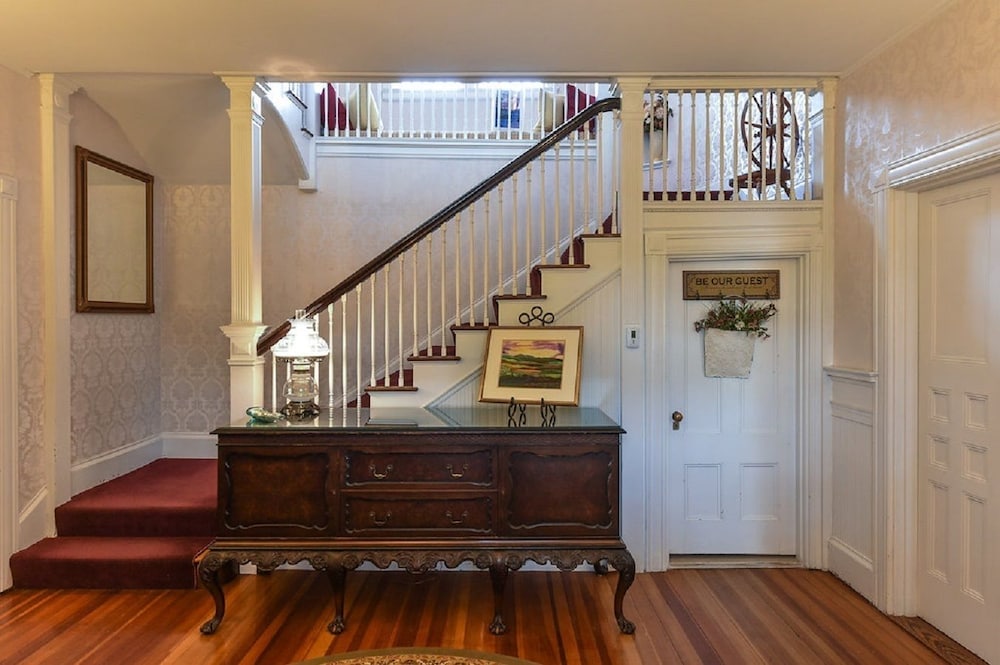 Saltair Inn Waterfront B&B by null