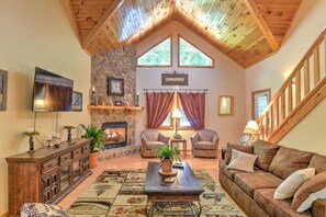 Smart TV, fireplace, DVD player