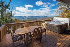 屋外ダイニングエリア