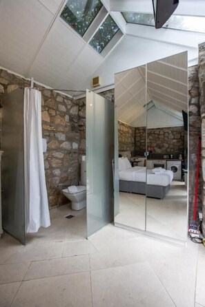 Comfort-Studio | Individuell dekoriert, individuell eingerichtet, schallisolierte Zimmer