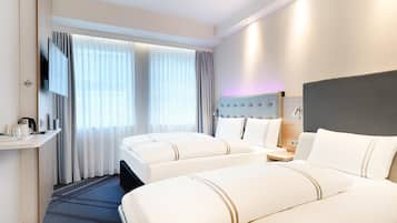 Standard Triple Room | Peti besi dalam bilik, langsir/tirai gelap terus, kalis bunyi