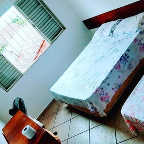 Wifi gratis y ropa de cama 