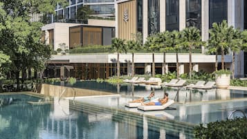 3 piscinas al aire libre, sombrillas, tumbonas