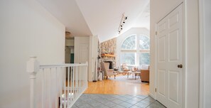 المنشأة من الداخل