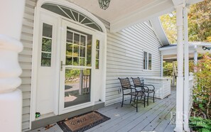 تفاصيل الفندق من الخارج