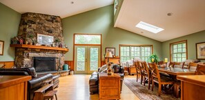 Televisio, takka, DVD-soitin