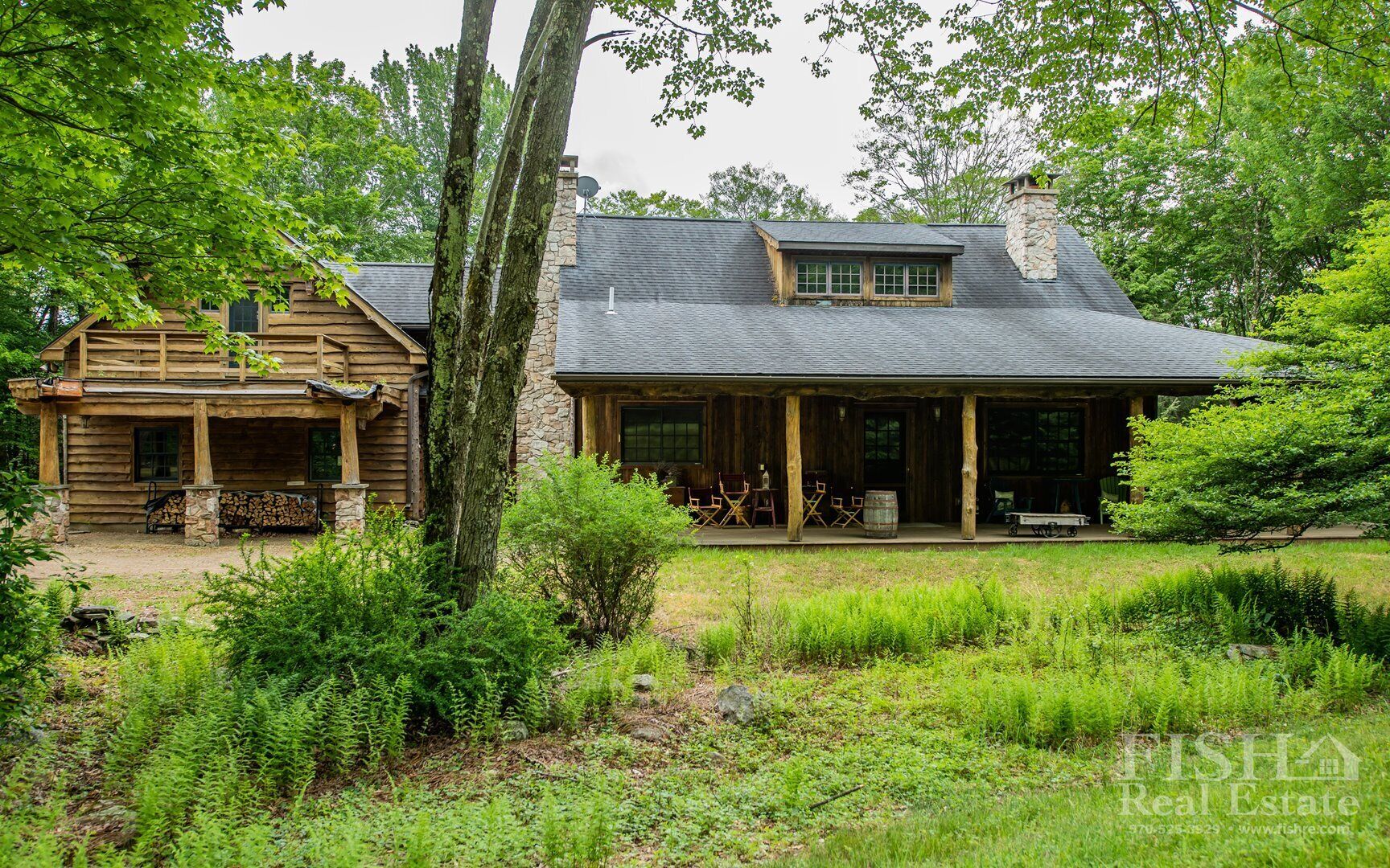 Just bring your family and relax at "Glen Eagles Lodge" in Eagles Mere