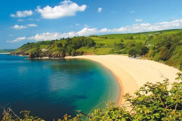 Blackpool Sands 60 mins from the house, one of 80+ beaches only 30 mins+ away