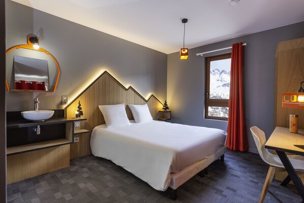 Classic Double Room, 2 Twin Beds (Versan Nord) | Premium bedding, desk, blackout drapes, soundproofing