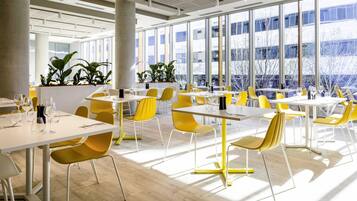 Breakfast, lunch and dinner served