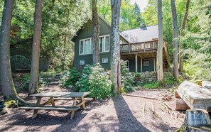 Exterior - Lakefront wooden "Heritage House Cottage" in Lake Mokoma (Laporte)