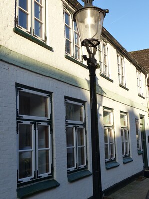Exterior - Old grocer from 1732 (Friedrichstadt)