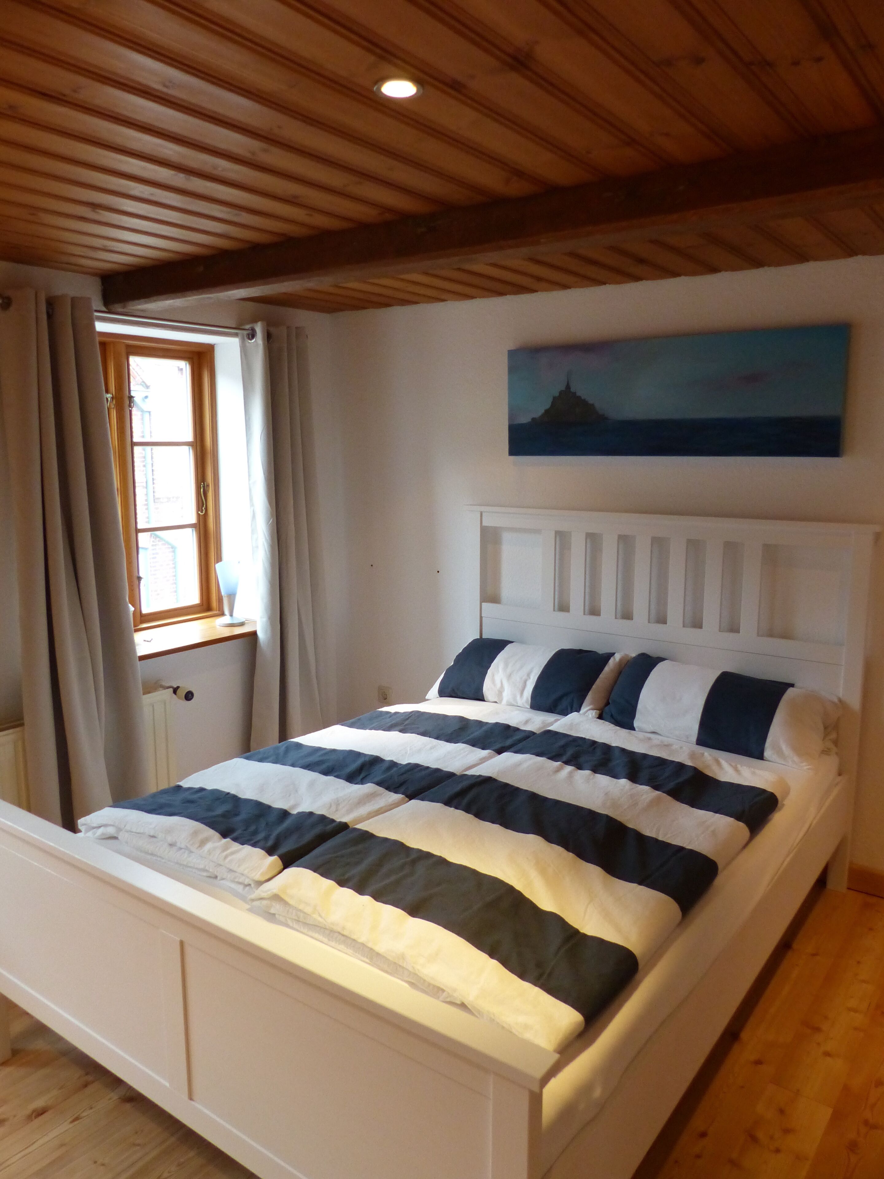 3 bedrooms, desk, free WiFi, bed sheets