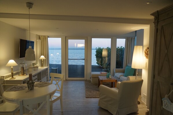 House (incl. Cleaning Fee) | Living area | Flat-screen TV, DVD player - Strandhus 17 (Wunstorf)