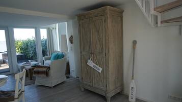 In-room safe, iron/ironing board, free WiFi, bed sheets